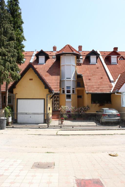 Abigél Vendégház Harkány Exterior foto